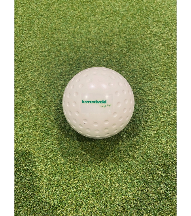 Brabo Brabo Comp Balls Dimple Leerentveld  319.02050.000  Brabo hockey accessoires 319.02050.000 roze bij Leerentveldvrijetijd.nl