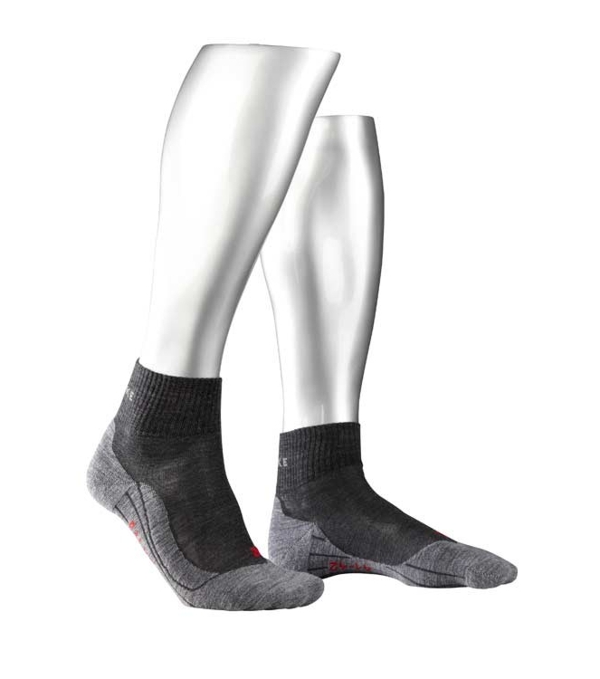 Falke Falke TK5 Wander Short Women 3180_asphalt mel. 16473 3180_asphalt mel. Falke wandelsokken 16473 zwart combinatie bij Leerentveldvrijetijd.nl