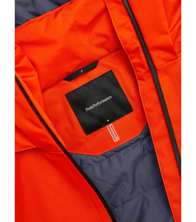 Peak Performance Peak Performance M Maroon Insulated Jacket 050_solar burst G80505 050_Solar Burst Peak Performance jassen G80505 beige bij Leerentveldvrijetijd.nl