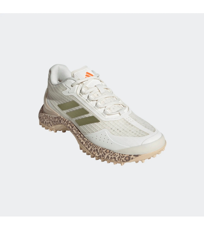 Adidas Adidas Hockey Fabela X Empower off white/gold met./crystal sand JH5718 off white/gold met./crystal sand Adidas hockeyschoenen JH5718 roze bij Leerentveldvrijetijd.nl