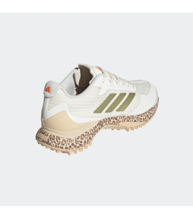 Adidas Adidas Hockey Fabela X Empower off white/gold met./crystal sand JH5718 off white/gold met./crystal sand Adidas hockeyschoenen JH5718 roze bij Leerentveldvrijetijd.nl