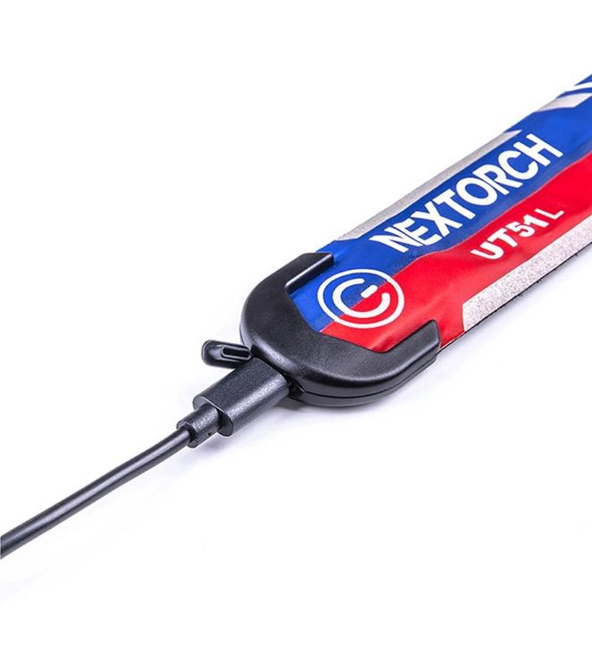 Homeij Homeij Veilgheids LED armband Nextorch oplaadbaar blauw/rood 77NT-UT51L blauw/rood Homeij verlichting 77NT-UT51L geen kleur bij Leerentveldvrijetijd.nl