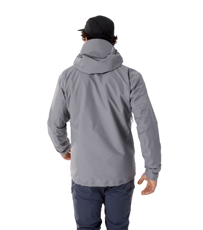 Arc'teryx Arc\'teryx Beta SL Jacket M void X000010552 Void Arc'teryx jassen X000010552 lichtblauw bij Leerentveldvrijetijd.nl