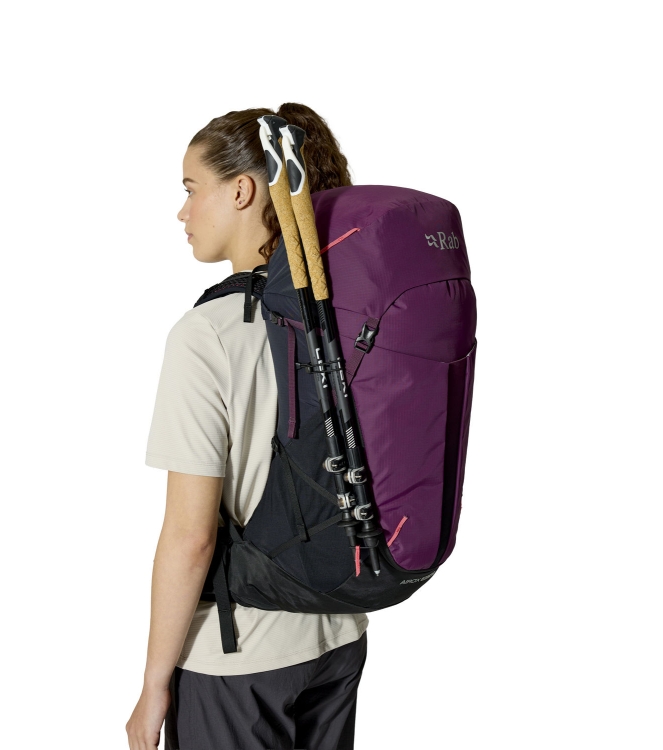 Rab Rab Airox 34ND mbl_mulberry/black QAQ-15 MBL_Mulberry/Black Rab tassen QAQ-15 blauw combinatie bij Leerentveldvrijetijd.nl