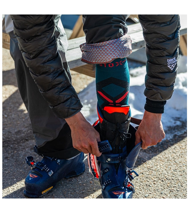 Stox Energy Socks Stox Energy Socks Skiing Merino Socks Men 7941 teal / red fluo SKSKM 7941 Teal / Red Fluo Stox Energy Socks wintersport accessoires SKSKM blauw bij Leerentveldvrijetijd.nl