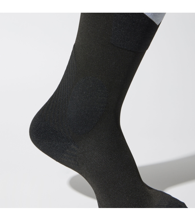 Stox Energy Socks Stox Energy Socks Skiing Ultralight Socks Men 8010 black / white SKULSKM 8010 Black / White Stox Energy Socks wintersport accessoires SKULSKM licht grijs bij Leerentveldvrijetijd.nl