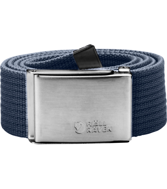 Fjällräven Fjällräven Canvas Belt 555 dark navy F77029 555 Dark Navy Fjällräven kleding accessoires F77029 geen kleur bij Leerentveldvrijetijd.nl