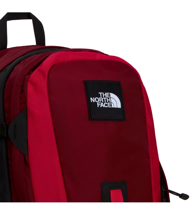 The North Face The North Face Hot Shot Se wwn burgundy crush/ NF0A3KYJ WWN Burgundy Crush/ The North Face tassen NF0A3KYJ geel bij Leerentveldvrijetijd.nl