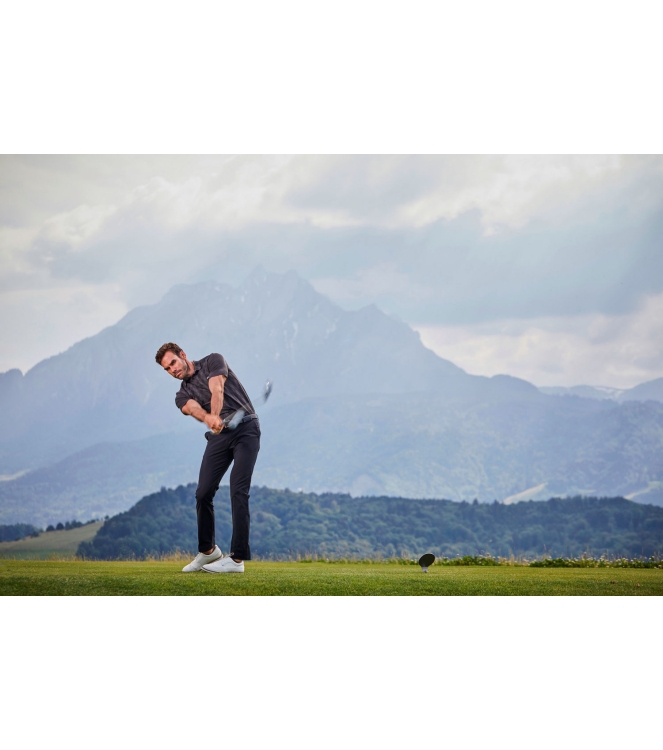 Kjus broeken MG20-D01. 15000 licht grijs bij Leerentveldvrijetijd.nl