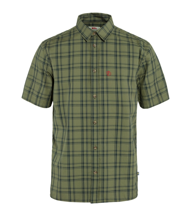 Fjällräven Fjällräven ™vik Lite Shirt SS M green-dark navy F87038 620-555 Green-Dark Navy Fjällräven fleeces en truien F87038 620-555 blauw bij Leerentveldvrijetijd.nl