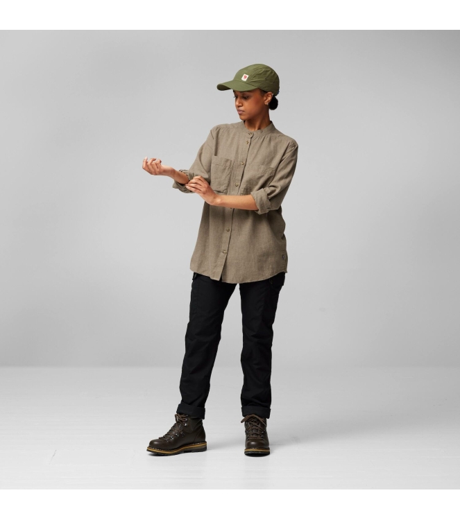 Fjällräven Fjällräven Ovik Hemp Shirt LS W suede brown F14600149 Suede Brown Fjällräven fleeces en truien F14600149 marine bij Leerentveldvrijetijd.nl